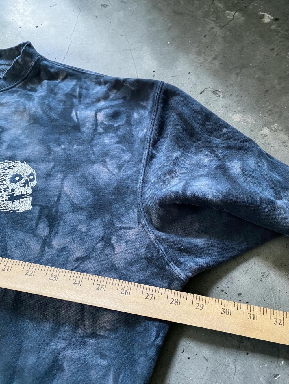 Liquid Death Mountain Water Sweatshirt Mens L Tie Dye Skull Graphic Crewneck - Picture 5 of 8